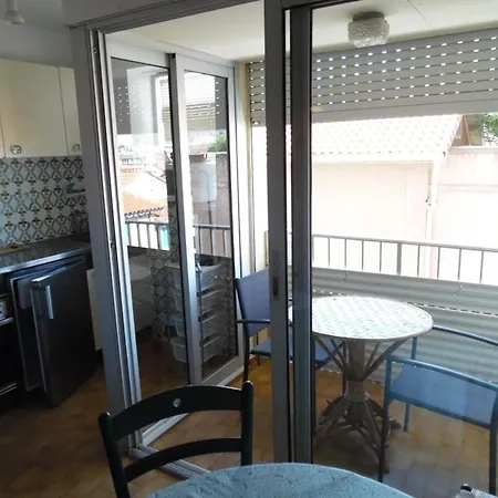 T2 Lumineux Pres De La Avec Loggia Et Balcon Sud-ouest - Fr-1-696-132 Apartament *