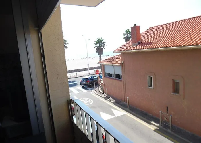 Apartment T2 Lumineux Pres De La Avec Loggia Et Balcon Sud-ouest - Fr-1-696-132 *